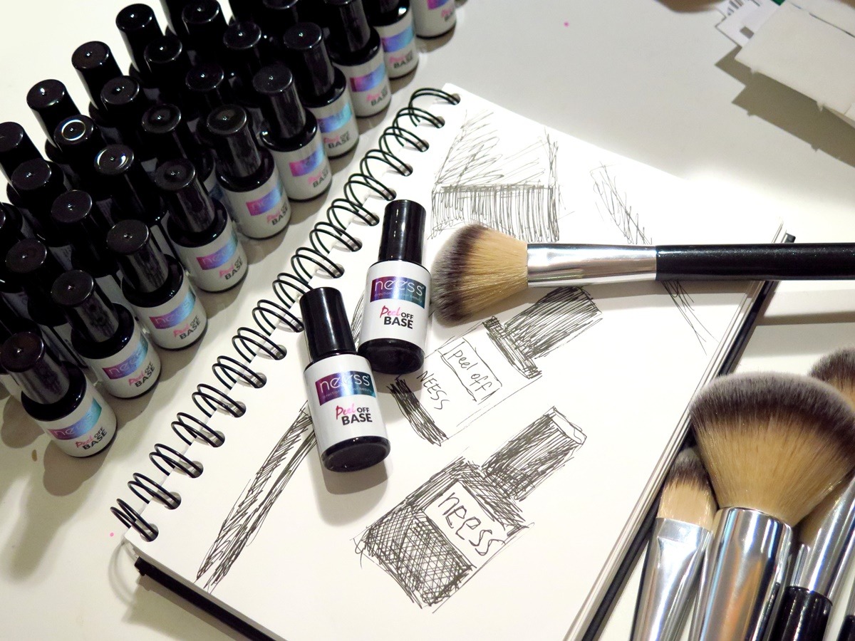 Baza peel-off Neess baza hyrbydowa basecoat blog opinie recenzja test trwałości